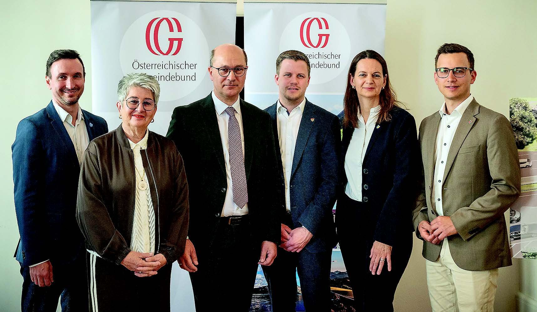 Lambert Handl (Dobersberg), Ulrike Kitzinger (Sigleß), Gemeindebund-Präsident Johannes Pressl, Patric Pipp (Nußdorf/ Traisen), Kerstin Suchan-Mayr (St. Valentin), Stefan Schröter (Ziersdorf, v.l.)